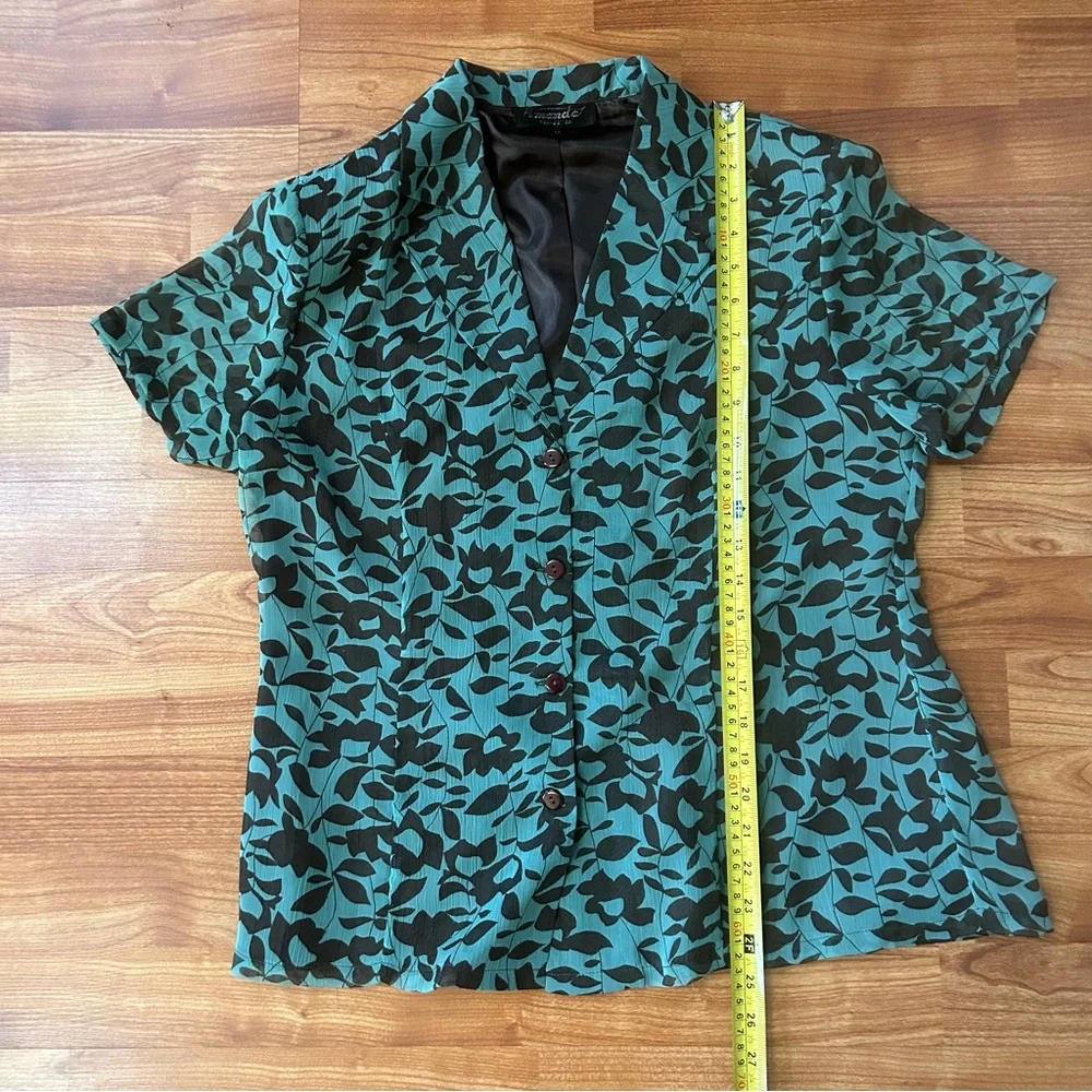 Green print skirt and blouse set - size M